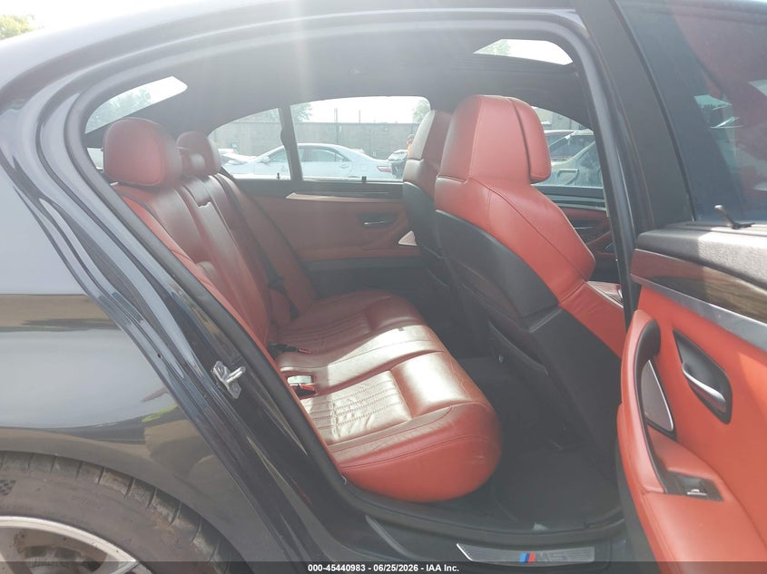 2013 BMW M5 VIN WBSFV9C56DC773964 IAAI salvage auction — REAR END, Salvage Title, sold $5,200 on 2026-07-12 (photo 8)