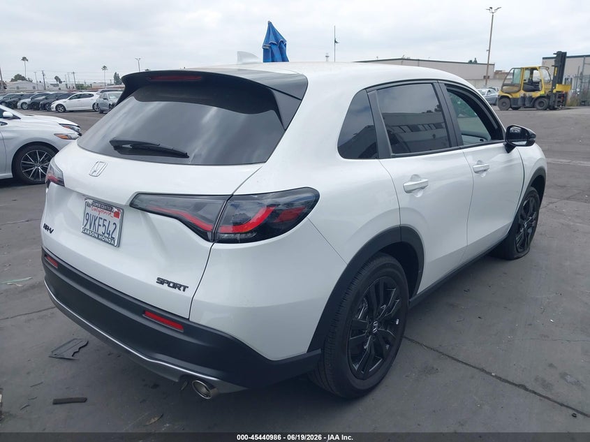 2026 Honda Hr-v VIN 3CZRZ1H58TM714358 IAAI salvage auction — SIDE, Salvage Title, sold $9,500 on 2026-07-29 (photo 4)