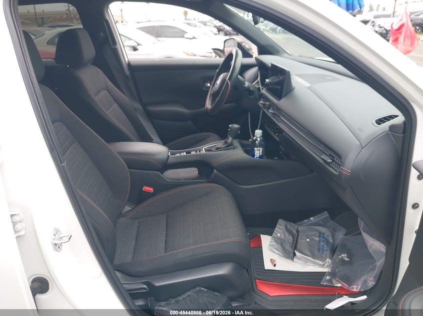 2026 Honda Hr-v VIN 3CZRZ1H58TM714358 IAAI salvage auction — SIDE, Salvage Title, sold $9,500 on 2026-07-29 (photo 5)