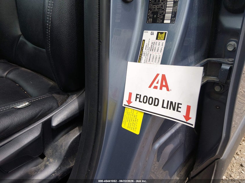 2022 Toyota Corolla cross VIN 7MUCAAAG6NV002387 IAAI salvage auction — WATER/FLOOD, Certificate Of Destruction (Louisiana), sold $8,800 on 2026-07-22 (photo 6)