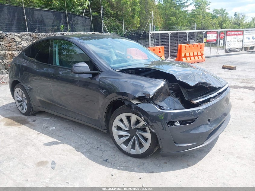 2026 Tesla Model y VIN 7SAYGDEE8TF446612 IAAI salvage auction — FRONT END, Salvage Title, sold $25,200 on 2026-08-27 (photo 1)