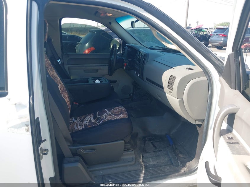 2010 Chevrolet Silverado 1500 VIN 1GCSKPE05AZ250173 IAAI salvage auction — FRONT & REAR, Clear (Utah), sold $825 on 2026-07-09 (photo 5)