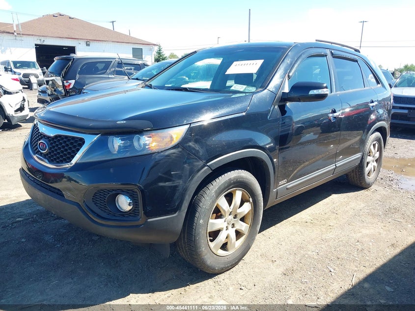 2013 Kia Sorento VIN 5XYKTCA69DG325508 IAAI salvage auction — NORMAL WEAR, Clear (New York), sold $750 on 2026-07-15 (photo 2)
