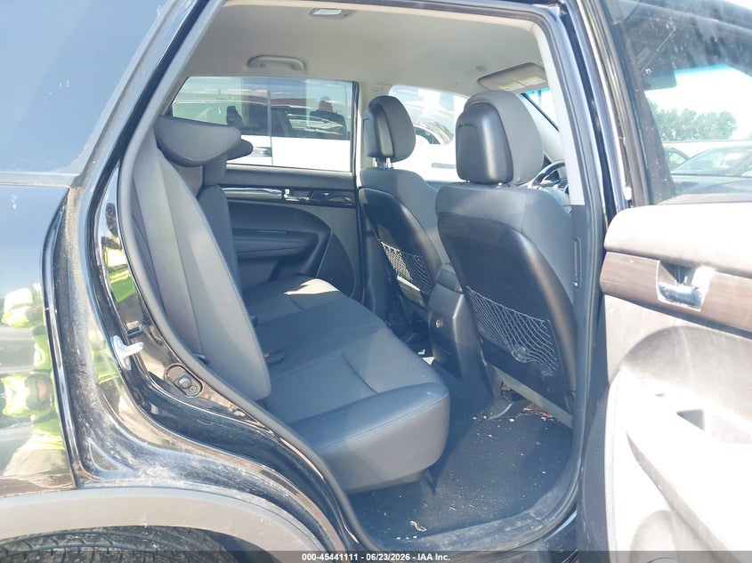 2013 Kia Sorento VIN 5XYKTCA69DG325508 IAAI salvage auction — NORMAL WEAR, Clear (New York), sold $750 on 2026-07-15 (photo 8)