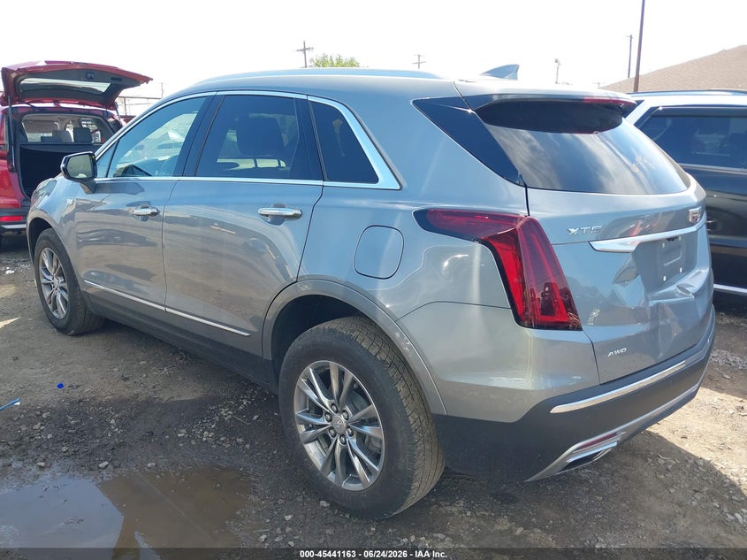 2023 Cadillac Xt5 VIN 1GYKNDR49PZ107930 IAAI salvage auction — RIGHT FRONT, Salvage Title, sold $7,300 on 2026-07-29 (photo 3)