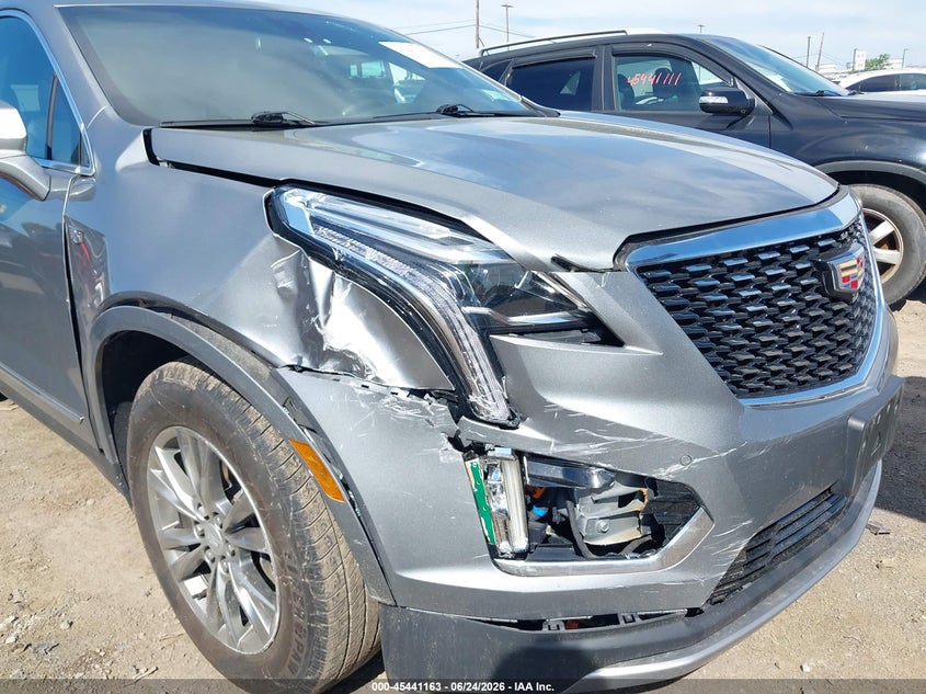 2023 Cadillac Xt5 VIN 1GYKNDR49PZ107930 IAAI salvage auction — RIGHT FRONT, Salvage Title, sold $7,300 on 2026-07-29 (photo 6)
