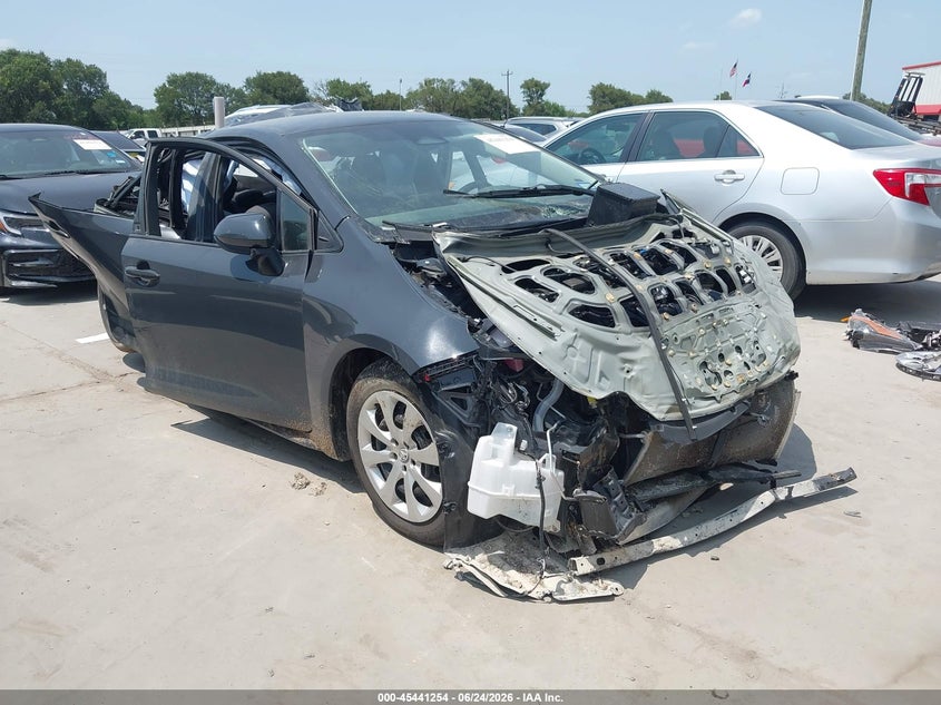 2026 Toyota Corolla VIN 5YFB4MDE6TP402271 IAAI salvage auction — FRONT & REAR, Salvage Title, sold $975 on 2026-07-14 (photo 1)