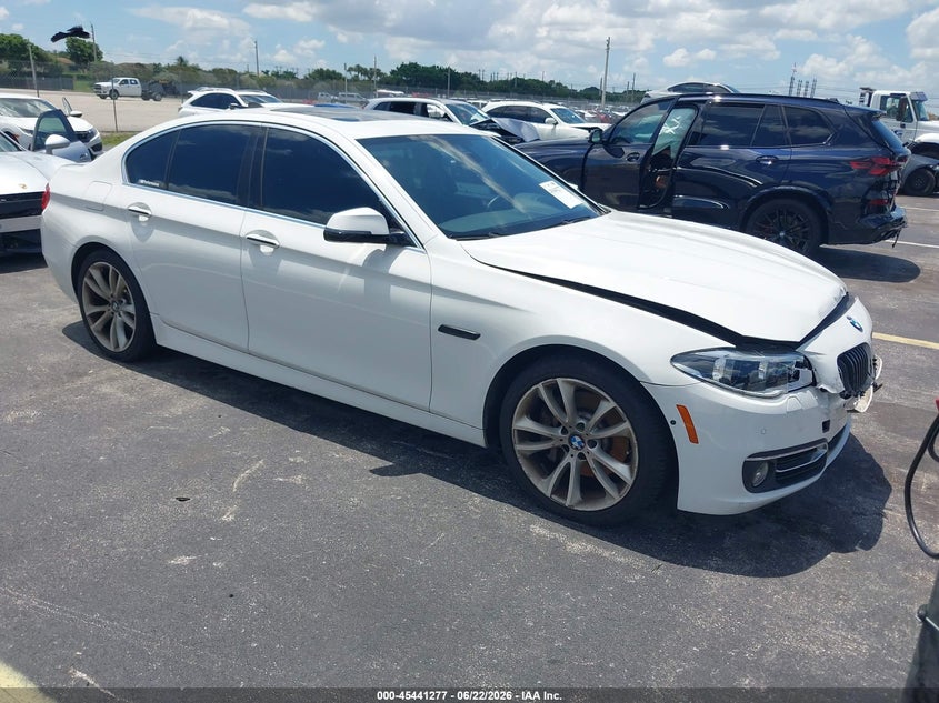2015 BMW 5er VIN WBA5B1C5XFD922061 IAAI salvage auction — FRONT END, Rebuildable (Florida), sold $2,225 on 2026-07-23 (photo 1)