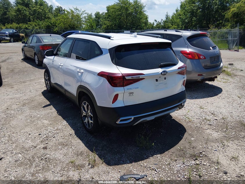 2021 Kia Seltos VIN KNDERCAA4M7118005 IAAI salvage auction — FRONT END, Salvage Title, sold $4,550 on 2026-07-27 (photo 3)