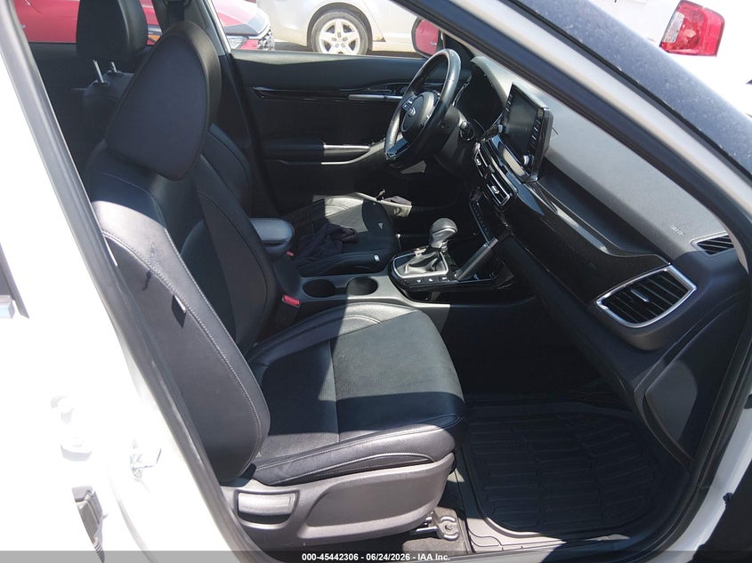 2021 Kia Seltos VIN KNDERCAA4M7118005 IAAI salvage auction — FRONT END, Salvage Title, sold $4,550 on 2026-07-27 (photo 5)