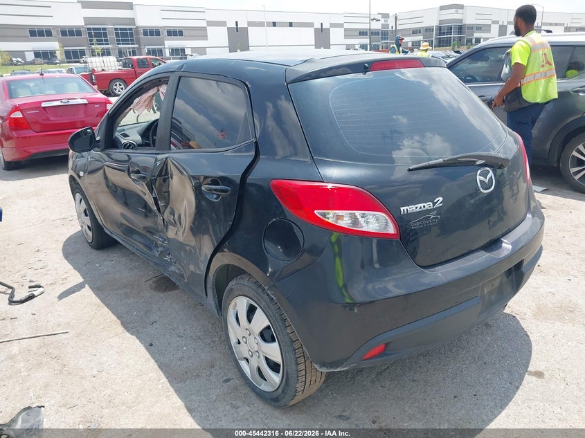 2013 Mazda 2 VIN JM1DE1KYXD0170240 IAAI salvage auction — SIDE, Salvage Title, sold $925 on 2026-07-13 (photo 3)