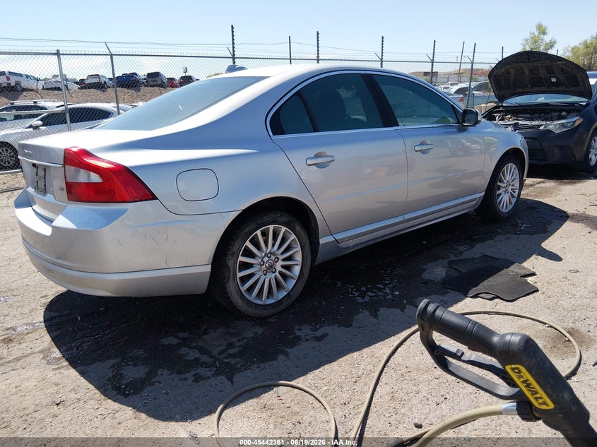2008 Volvo S80 VIN YV1AS982581078699 IAAI salvage auction — NORMAL WEAR, Clear (New Mexico), sold $200 on 2026-07-29 (photo 4)