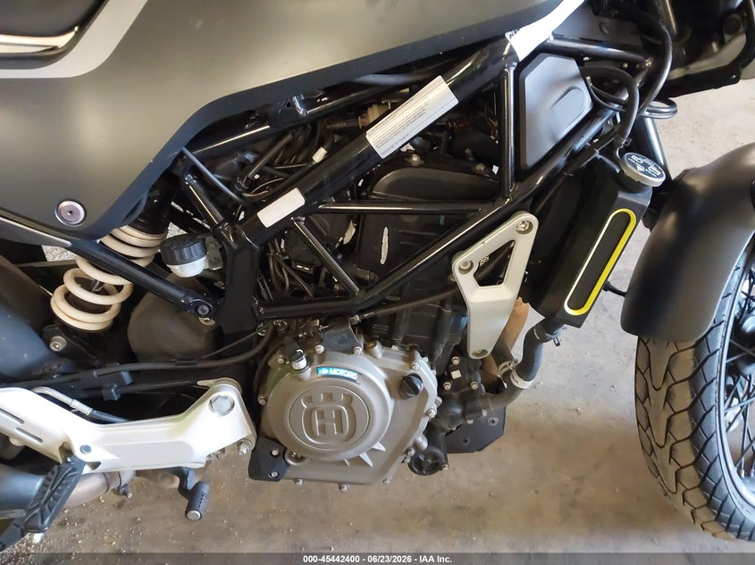 2020 Husqvarna Svartpilen VIN MD2JUJ407LC262121 IAAI salvage auction — SIDE, Salvage (North Carolina), sold $75 on 2026-07-28 (photo 8)