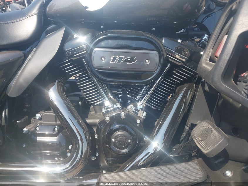 2023 Harley-davidson Electra glide VIN 1HD1KEF1XPB620542 IAAI salvage auction — FRONT END, Salvage (Utah), sold $9,350 on 2026-07-08 (photo 8)