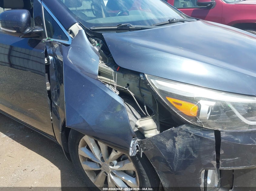 2016 Kia SEDONA VIN KNDMC5C1XG6110832 IAAI salvage auction — RIGHT FRONT, Bill Of Sale (Washington), sold $1,025 on 2026-07-14 (photo 6)