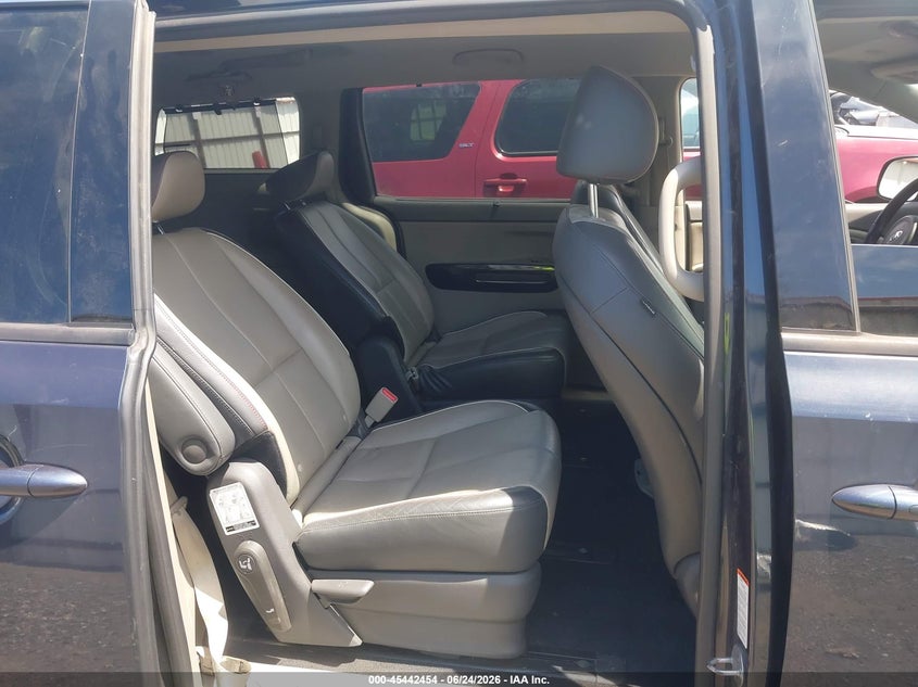 2016 Kia SEDONA VIN KNDMC5C1XG6110832 IAAI salvage auction — RIGHT FRONT, Bill Of Sale (Washington), sold $1,025 on 2026-07-14 (photo 8)