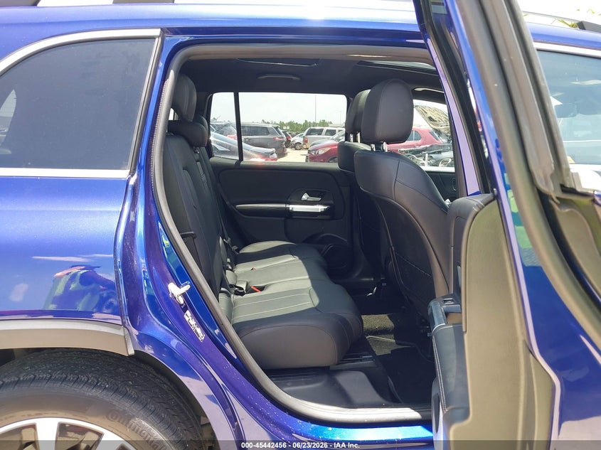 2023 Mercedes-benz Glb VIN W1N4M4HBXPW265849 IAAI salvage auction — WATER/FLOOD, Salvage Title, sold $8,000 on 2026-08-27 (photo 8)