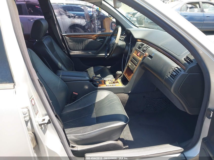2000 Mercedes-benz E-class VIN WDBJF70J6YB117701 IAAI salvage auction — LEFT SIDE, Salvage (California), sold $475 on 2026-07-07 (photo 5)
