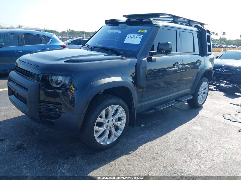 2020 Land rover Defender VIN SALE9EEU3L2017641 IAAI salvage auction — REAR END, Rebuildable (Florida), sold $28,500 on 2026-07-30 (photo 2)