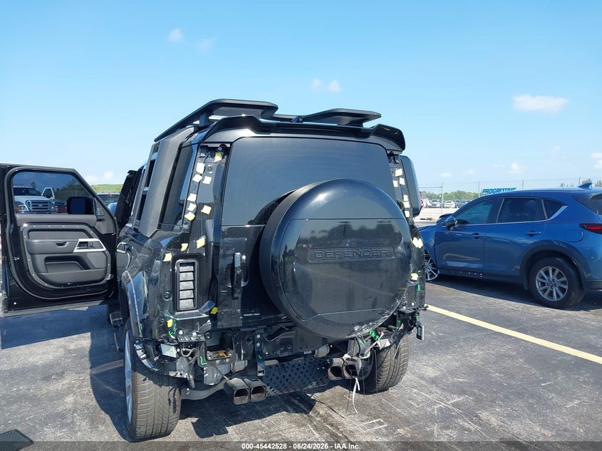 2020 Land rover Defender VIN SALE9EEU3L2017641 IAAI salvage auction — REAR END, Rebuildable (Florida), sold $28,500 on 2026-07-30 (photo 6)