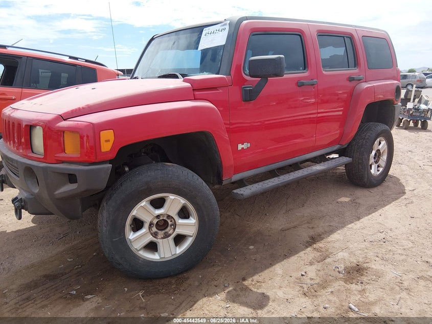 2006 Hummer H3 VIN 5GTDN136268271119 IAAI salvage auction — NORMAL WEAR, Clear (Arizona), sold $475 on 2026-09-01 (photo 2)