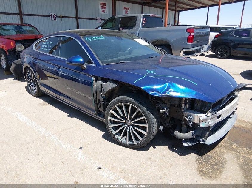 2018 Audi A5 VIN WAUBNCF59JA061161 IAAI salvage auction — RIGHT FRONT, Salvage Title, sold $4,450 on 2026-07-25 (photo 1)