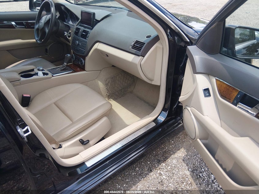 2011 Mercedes-benz C class VIN WDDGF8BB2BR174635 IAAI salvage auction — REAR END, Salvage (South Carolina), sold $375 on 2026-07-28 (photo 5)