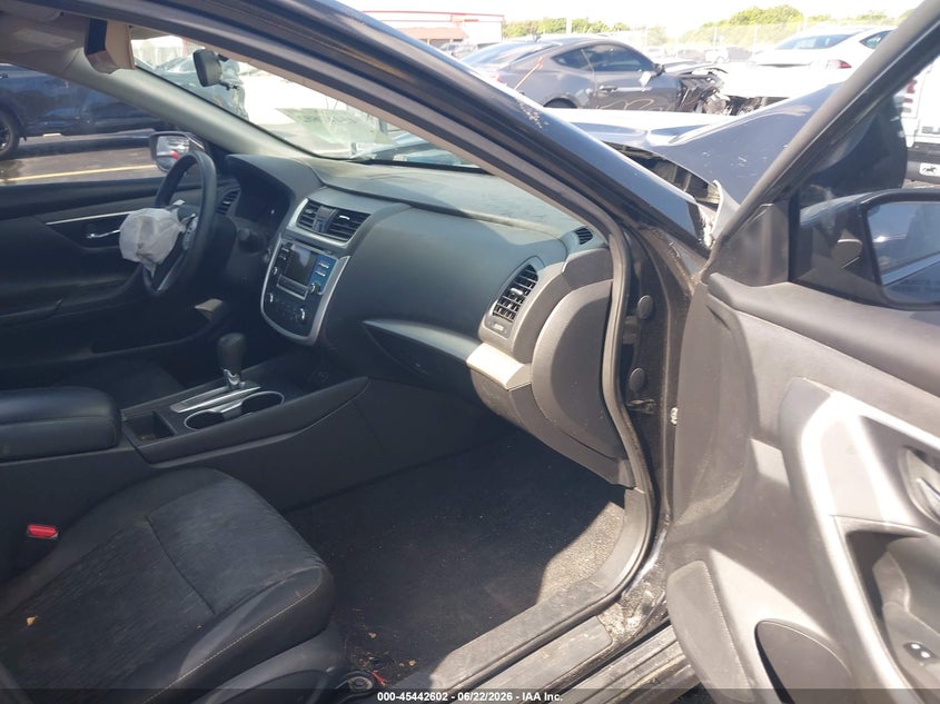 2017 Nissan Altima VIN 1N4AL3AP3HC489227 IAAI salvage auction — FRONT END, Rebuildable (Florida), sold $700 on 2026-09-10 (photo 5)