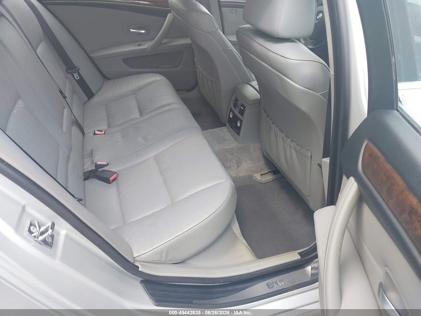 2008 BMW 5 series VIN WBAPT73518CX00641 IAAI salvage auction — NORMAL WEAR, Clear (Virginia), sold $400 on 2026-07-30 (photo 8)