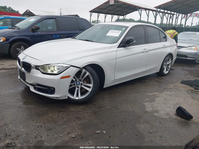 2015 BMW 3er VIN WBA3B3G58FNT19892 IAAI salvage auction — LEFT FRONT, Salvage - Greater Than 75% (Maryland), sold $1,900 on 2026-07-11 (photo 2)