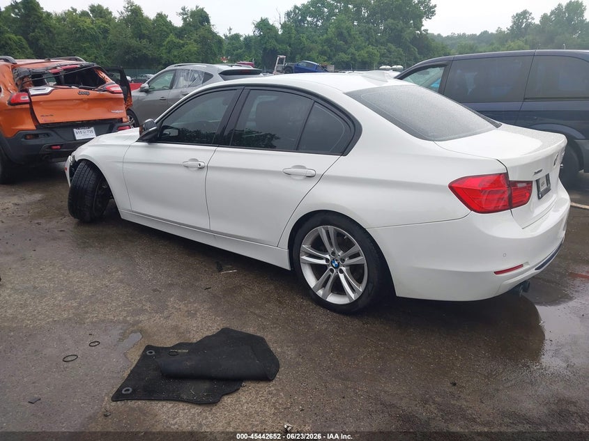 2015 BMW 3er VIN WBA3B3G58FNT19892 IAAI salvage auction — LEFT FRONT, Salvage - Greater Than 75% (Maryland), sold $1,900 on 2026-07-11 (photo 3)