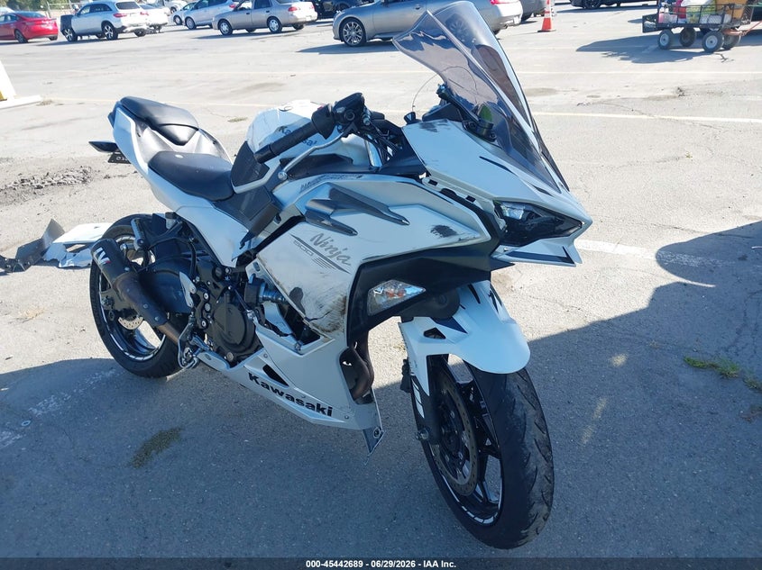 2025 Kawasaki Ninja VIN ML5EXGG17SDA56079 IAAI salvage auction — LEFT & RIGHT, Salvage (California), sold $1,650 on 2026-07-15 (photo 1)