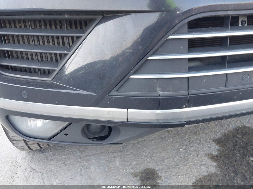 2015 Volkswagen Touareg VIN WVGEP9BP9FD002424 IAAI salvage auction — NORMAL WEAR, Original (Maine), sold $2,700 on 2026-07-06 (photo 6)