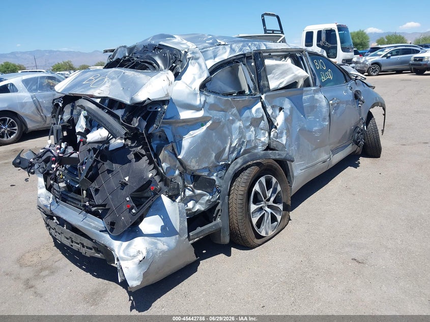 2022 Toyota Highlander VIN 5TDHZRBH4NS585170 IAAI salvage auction — ROLLOVER, Non-Repairable (Arizona), sold $1,350 on 2026-07-26 (photo 4)