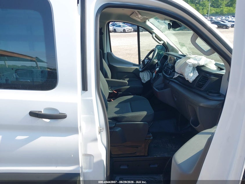 2023 Ford Transit VIN 1FTBR1Y86PKB67833 IAAI salvage auction — FRONT END, Mv-907A (New York), sold $5,900 on 2026-07-10 (photo 5)