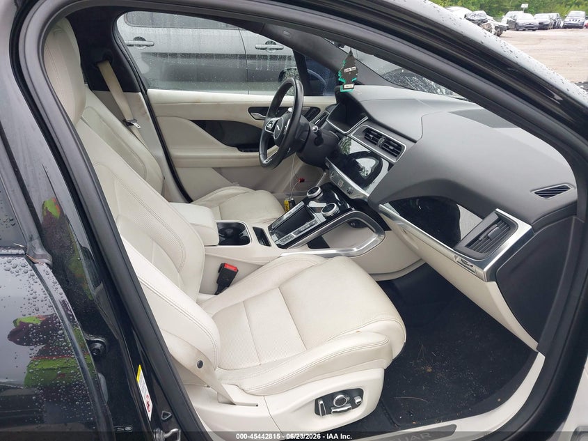 2020 Jaguar I-pace VIN SADHD2S19L1F79276 IAAI salvage auction — RIGHT SIDE, Salvage (Massachusetts), sold $11,250 on 2026-08-20 (photo 5)