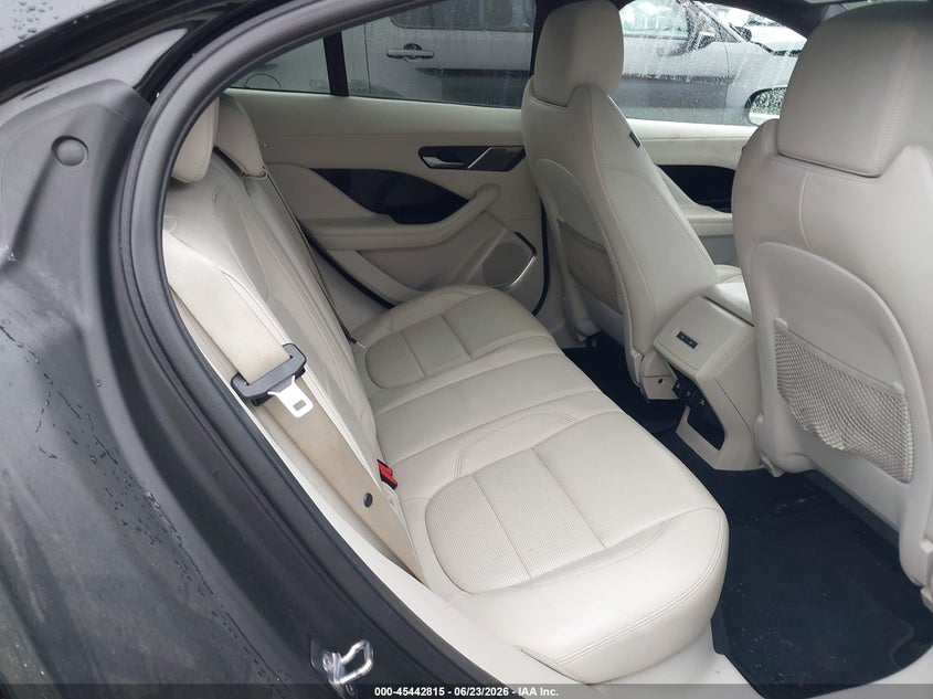 2020 Jaguar I-pace VIN SADHD2S19L1F79276 IAAI salvage auction — RIGHT SIDE, Salvage (Massachusetts), sold $11,250 on 2026-08-20 (photo 8)