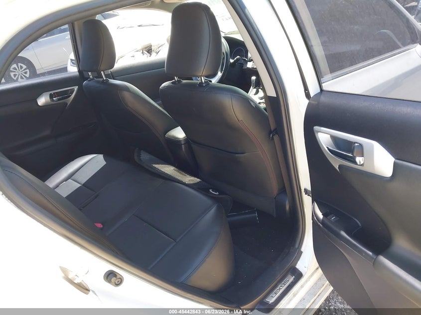 2013 Lexus Ct VIN JTHKD5BH6D2165234 IAAI salvage auction — LEFT FRONT, Salvage (Illinois), sold $3,150 on 2026-07-28 (photo 8)