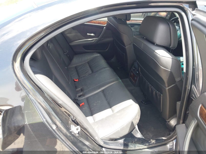 2008 BMW 5 series VIN WBANW13538CZ78646 IAAI salvage auction — WATER/FLOOD, Salvage (Mississippi), sold $300 on 2026-07-17 (photo 8)