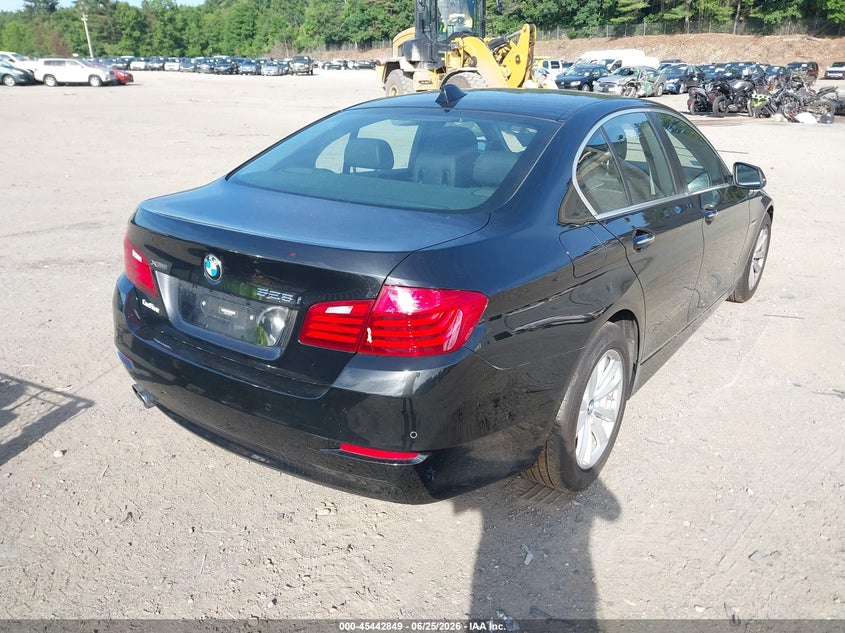 2015 BMW 5er VIN WBA5A7C50FD627704 IAAI salvage auction — LEFT FRONT, Clear (Massachusetts), sold $3,225 on 2026-07-10 (photo 4)
