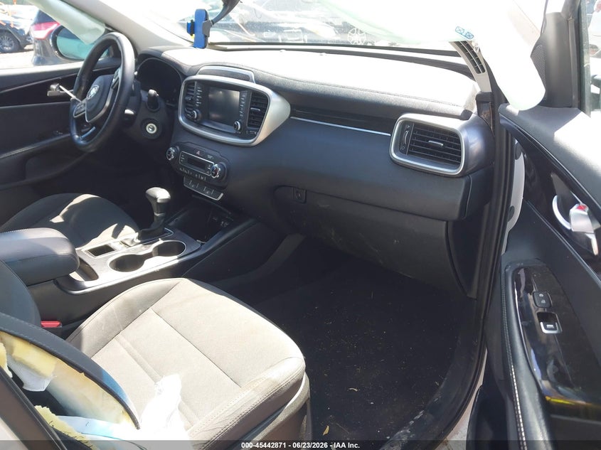 2019 Kia Sorento VIN 5XYPGDA52KG587312 IAAI salvage auction — REAR END, Salvage Title, sold $425 on 2026-07-28 (photo 5)