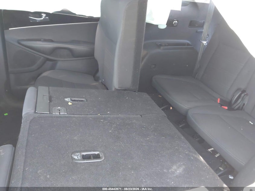 2019 Kia Sorento VIN 5XYPGDA52KG587312 IAAI salvage auction — REAR END, Salvage Title, sold $425 on 2026-07-28 (photo 8)