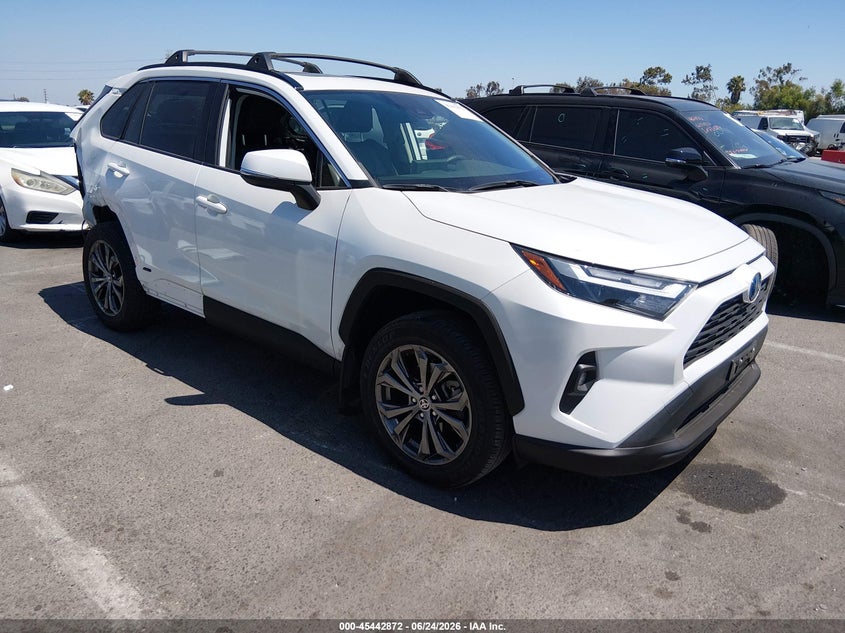 2024 Toyota Rav 4 VIN JTMB6RFV0RJ060088 IAAI salvage auction — RIGHT REAR, Salvage Title, sold $11,800 on 2026-07-29 (photo 1)