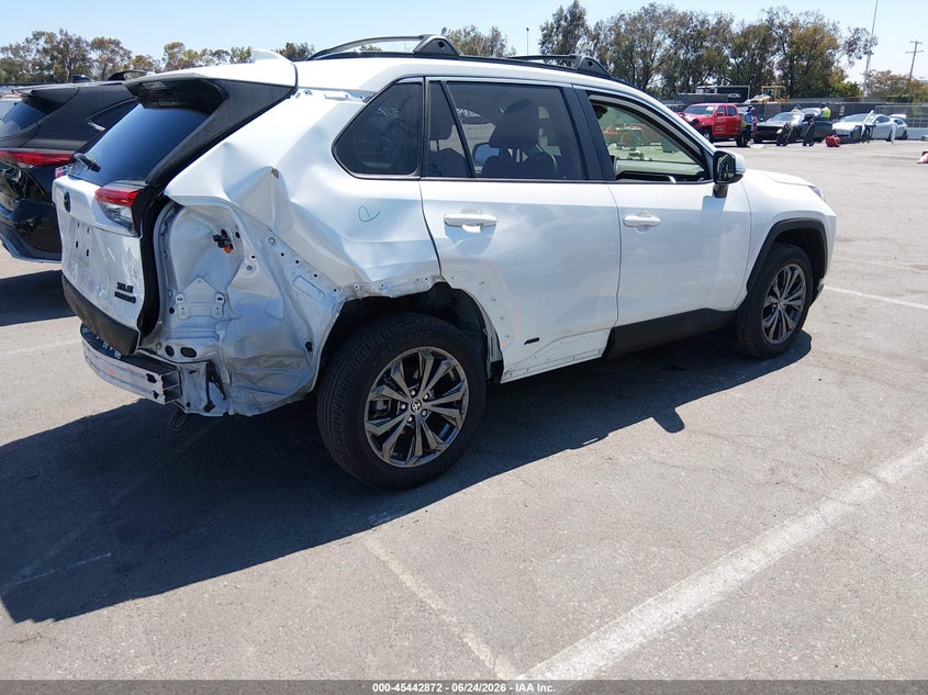 2024 Toyota Rav 4 VIN JTMB6RFV0RJ060088 IAAI salvage auction — RIGHT REAR, Salvage Title, sold $11,800 on 2026-07-29 (photo 4)
