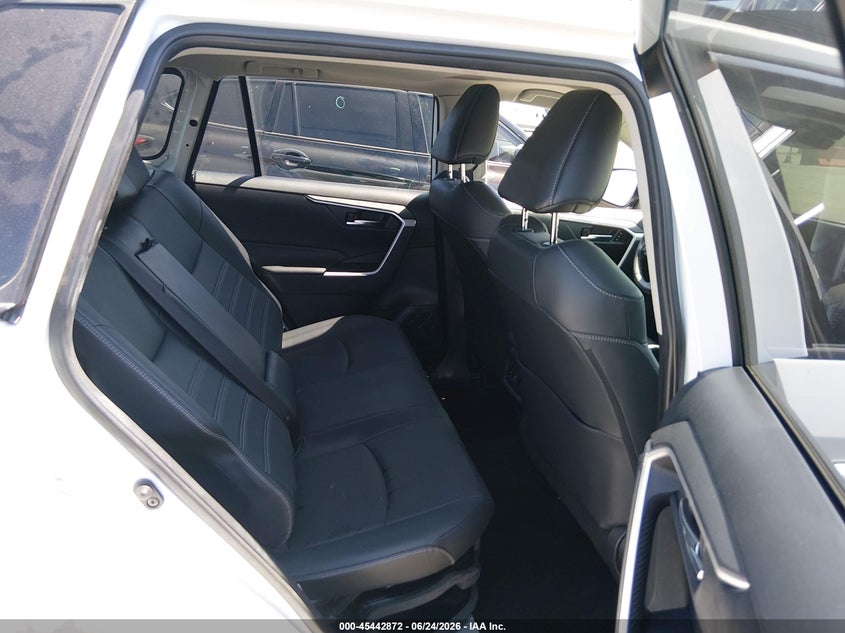 2024 Toyota Rav 4 VIN JTMB6RFV0RJ060088 IAAI salvage auction — RIGHT REAR, Salvage Title, sold $11,800 on 2026-07-29 (photo 8)