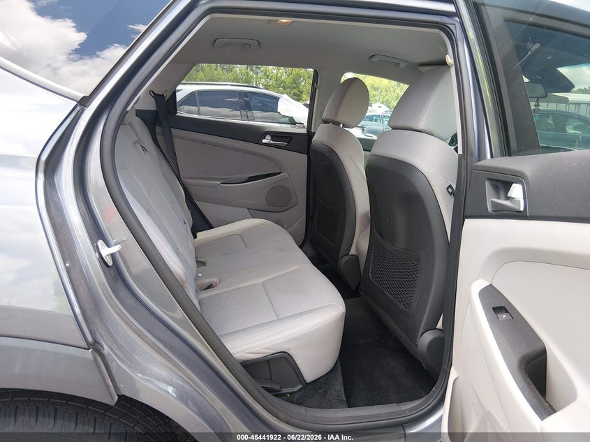 2019 Hyundai Tucson VIN KM8J23A45KU884560 IAAI salvage auction — FRONT END, Rebuildable (Florida), sold $1,550 on 2026-07-28 (photo 8)