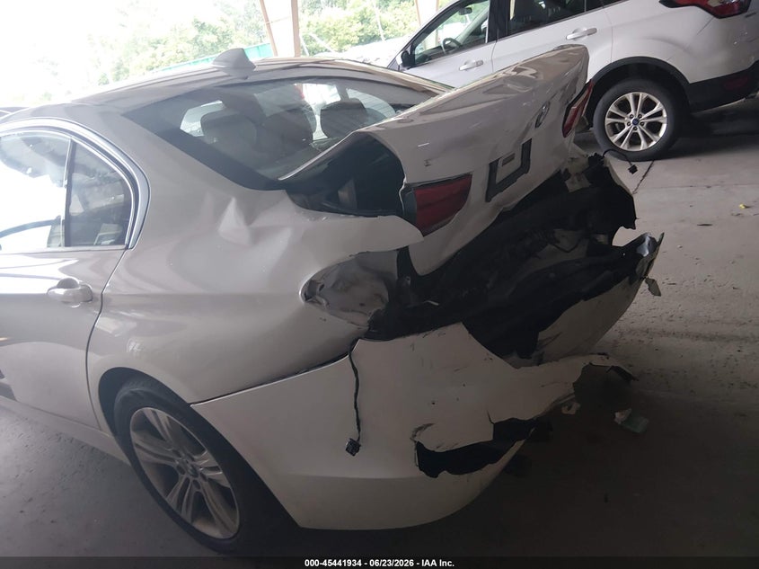 2016 BMW 3er VIN WBA8E9G53GNT44085 IAAI salvage auction — FRONT & REAR, Clear (Tennessee), sold $25 on 2026-07-29 (photo 6)