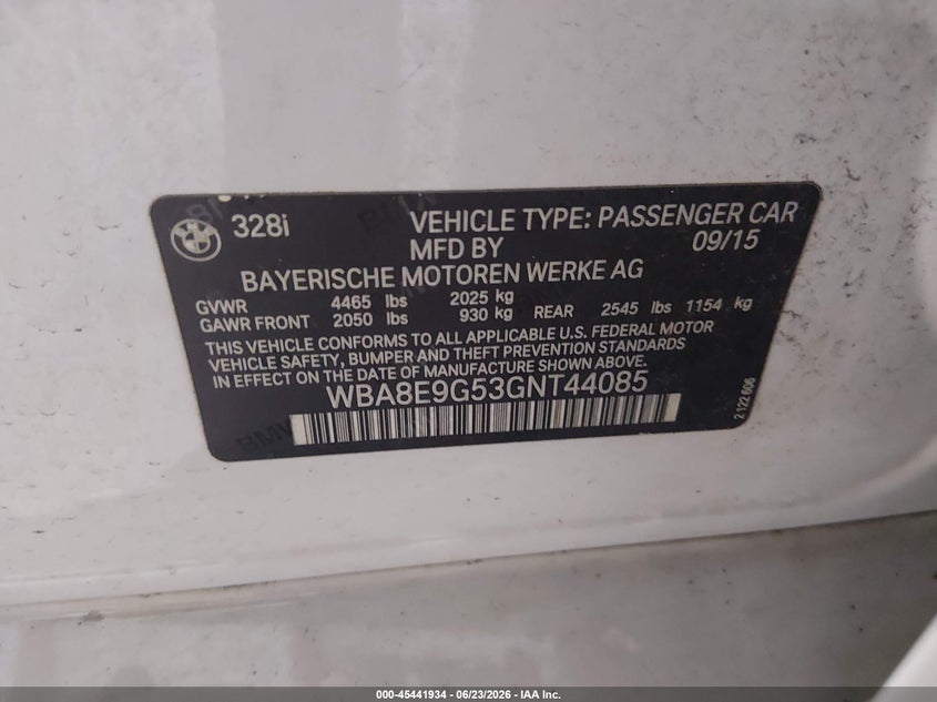 2016 BMW 3er VIN WBA8E9G53GNT44085 IAAI salvage auction — FRONT & REAR, Clear (Tennessee), sold $25 on 2026-07-29 (photo 9)