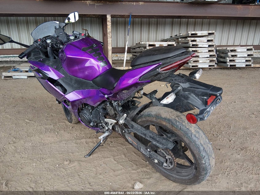 2025 Kawasaki VIN ML5EXGH15SDA62090 IAAI salvage auction — RIGHT SIDE, Salvage Title, sold $25 on 2026-07-29 (photo 3)