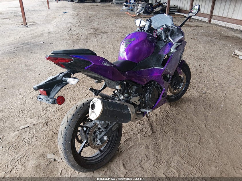 2025 Kawasaki VIN ML5EXGH15SDA62090 IAAI salvage auction — RIGHT SIDE, Salvage Title, sold $25 on 2026-07-29 (photo 4)